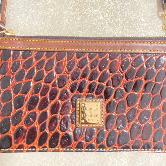 Rare Dooney & Bourke wristlet NWT - Picture 2 of 5